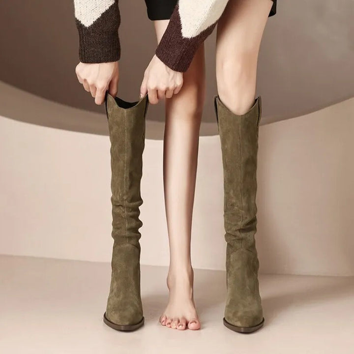 Drune - Vintage-Stiefel aus Wildleder mit Rüschen