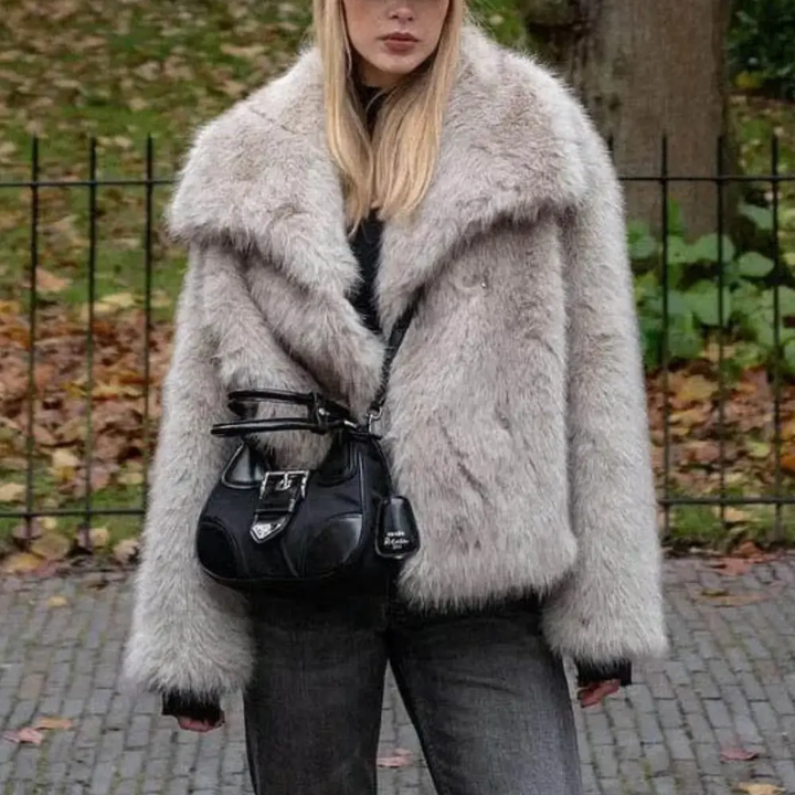 Drune | Glam Faux-Fur-Jacke
