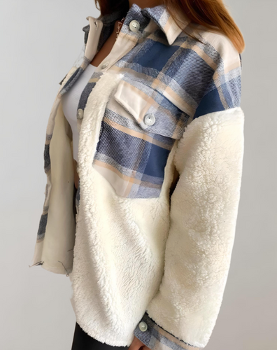 Drune | Damenkaro-Jacke mit Brusttaschen und Knopf