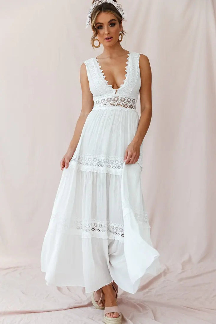 Drune | Weißes Boho Maxikleid Mit Häkeleinsätzen & Tiefem V-Ausschnitt