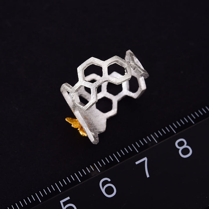 Drune | Kleine Biene 18k vergoldete Waben offene Ringe