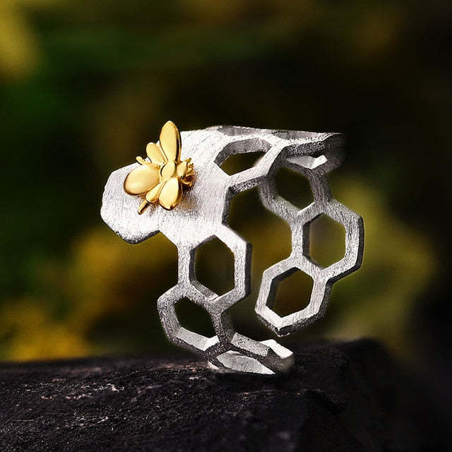 Drune | Kleine Biene 18k vergoldete Waben offene Ringe