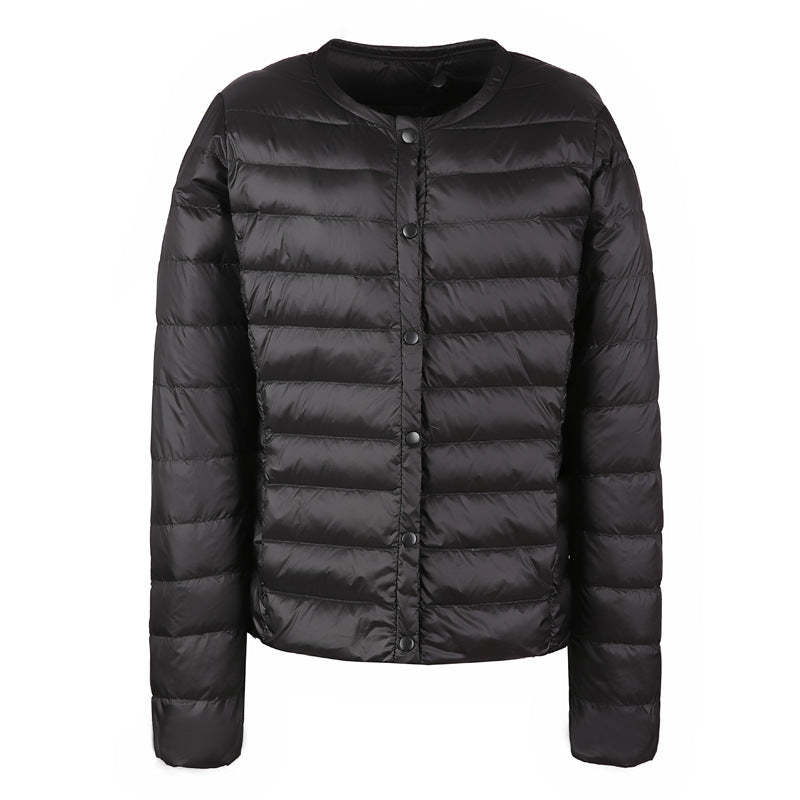 Drune | Elegance Essential" kragenlose kompakte Daunenjacke