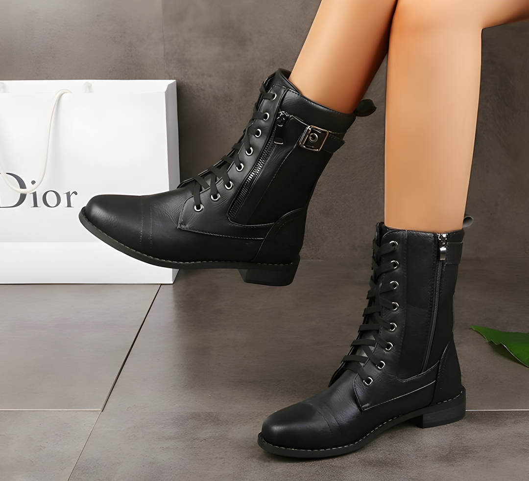 Drune | Kurze Stiefel mit dicken Absätzen