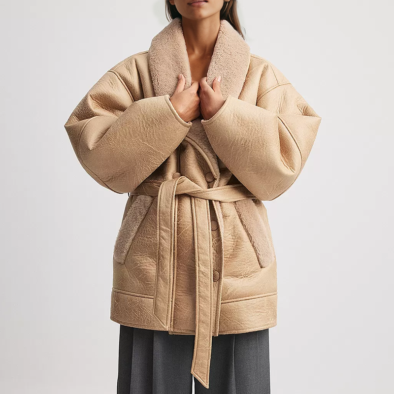 Drune | Sherpa-Gefütterte Kunstlederjacke mit Gürtel