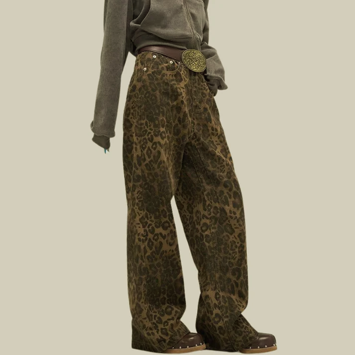 Drune | Virale Jeans mit Leopardenmuster