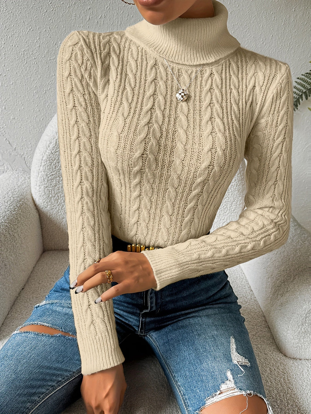 Drune | Solider Kabelstrick Rollkragenpullover für Frauen