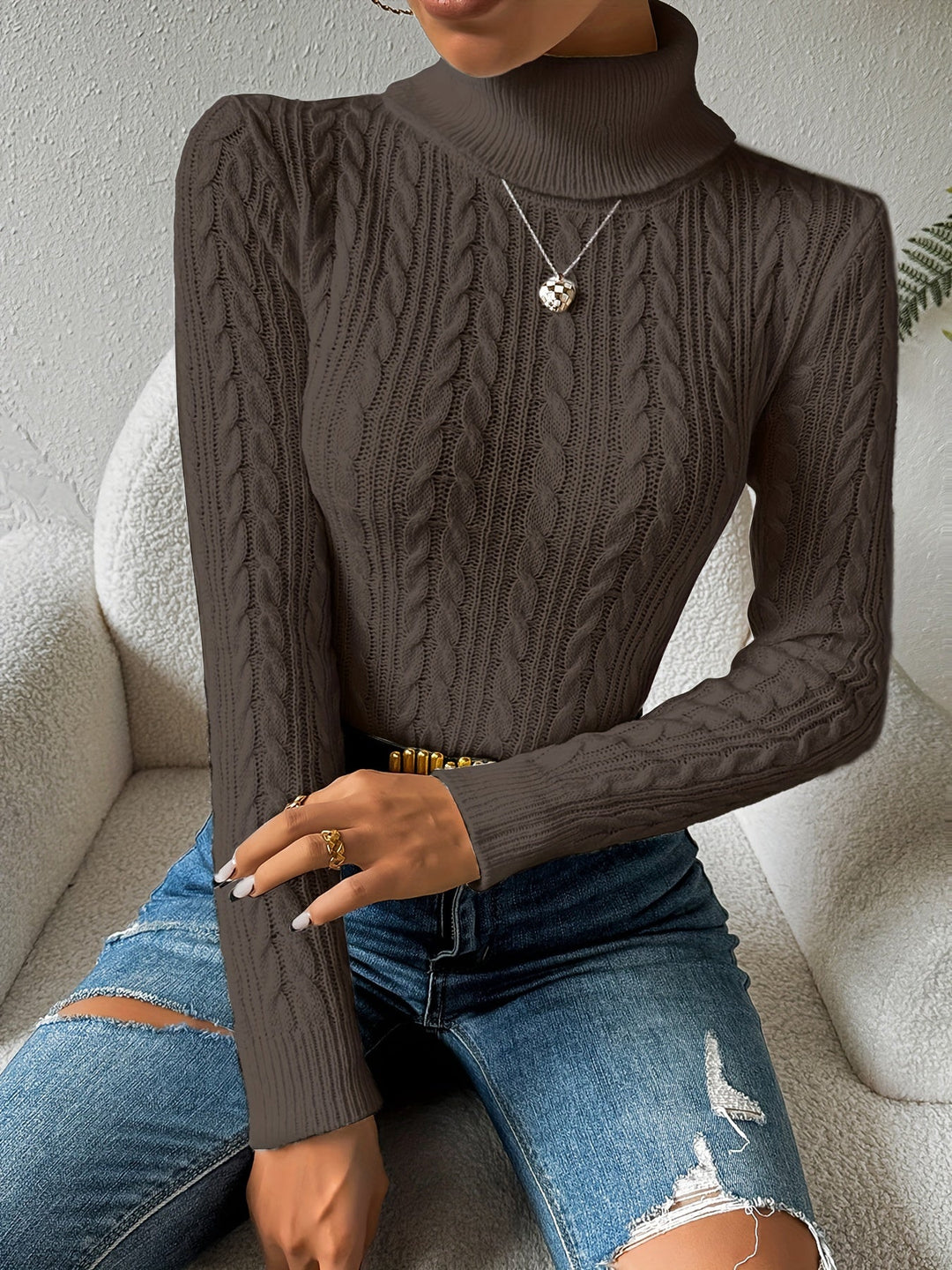 Drune | Solider Kabelstrick Rollkragenpullover für Frauen