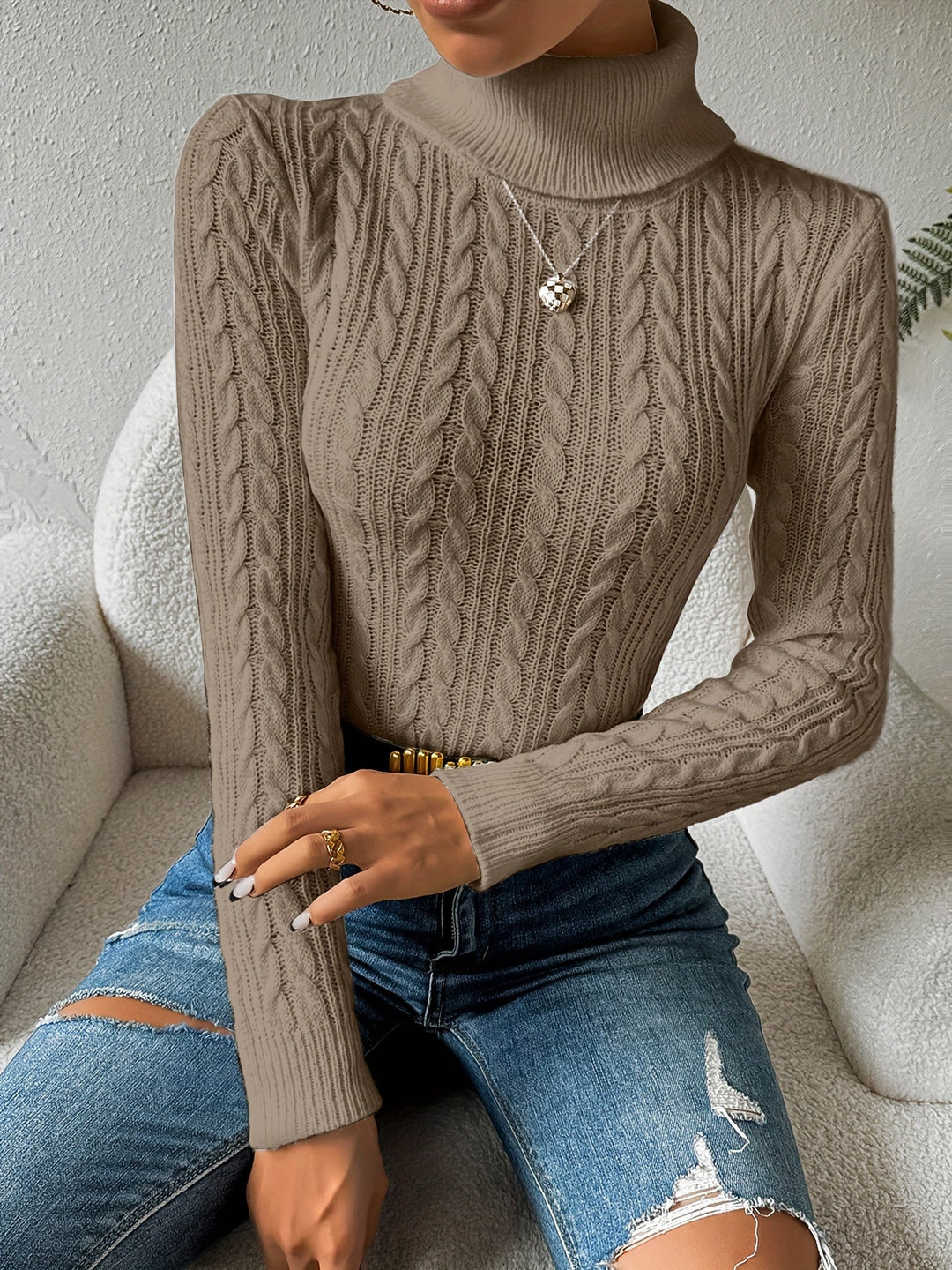 Drune | Solider Kabelstrick Rollkragenpullover für Frauen