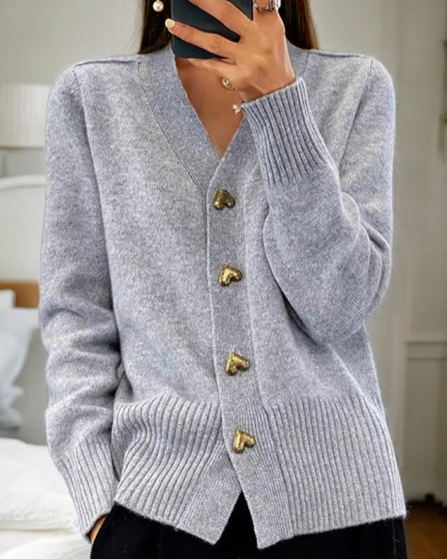 Drune | Elegante Strickjacke Mit Herzknöpfen
