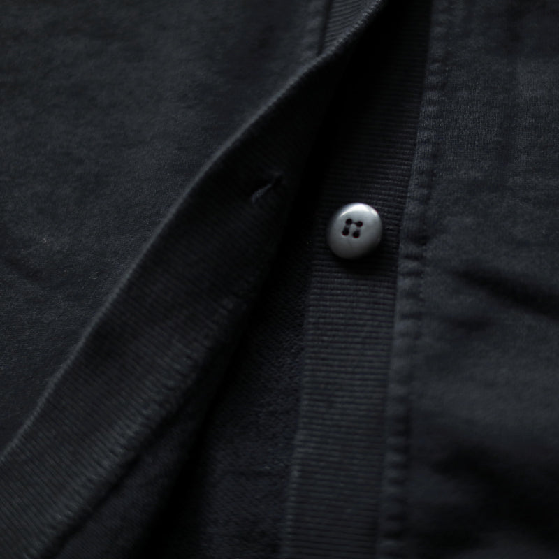 Drune | schwarze Mäntel Übergrößen Drucke Maxikleid Boutique V-Ausschnitt lange Cardigans