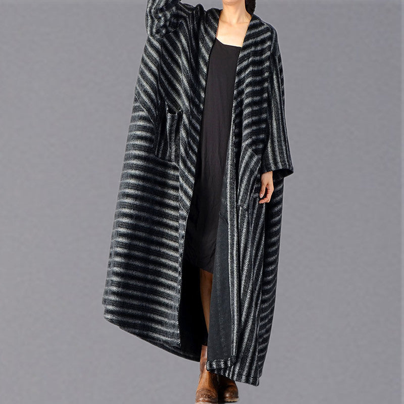 Drune | schwarzer gestreifter Maxicoat Plus Size Taschen langer Mantel Damen großer Saum Wintermäntel