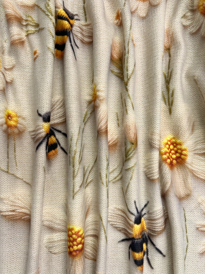 Drune | Trendy Damenpullover mit Bienenmuster