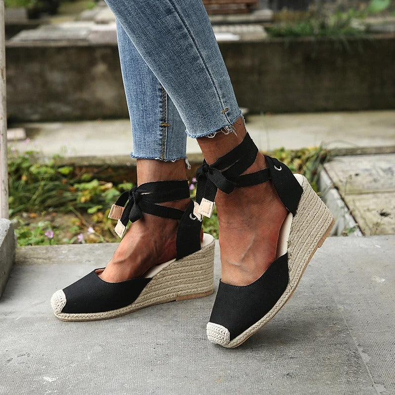 Drune | Stylische Keilsandaletten