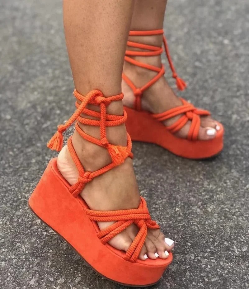 Drune | Stilvolle Keilabsatzsandalen