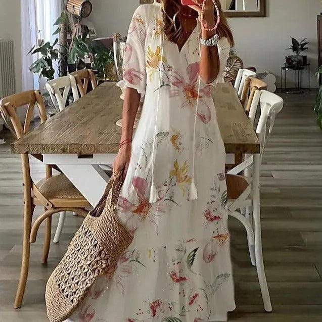 Drune | Maxikleid mit halben Ärmeln und V-Ausschnitt mit Blumenmuster