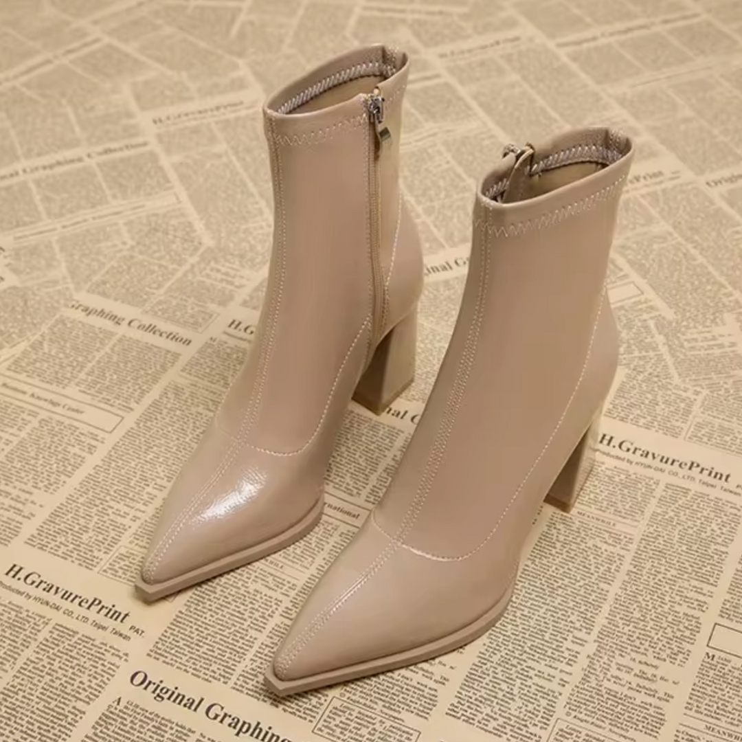 Drune | Glänzende Lackleder Stiefeletten für Damen