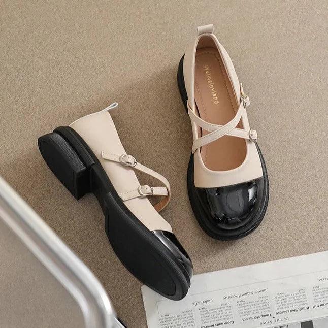 Drune | Zweifarbige Mary-Jane-Flats mit Doppelriemen