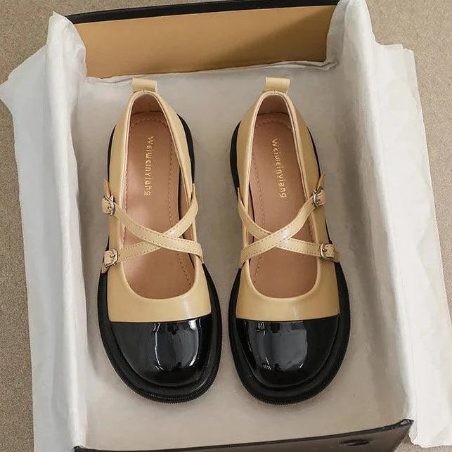 Drune | Zweifarbige Mary-Jane-Flats mit Doppelriemen