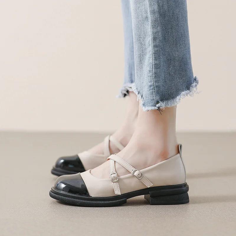 Drune | Zweifarbige Mary-Jane-Flats mit Doppelriemen