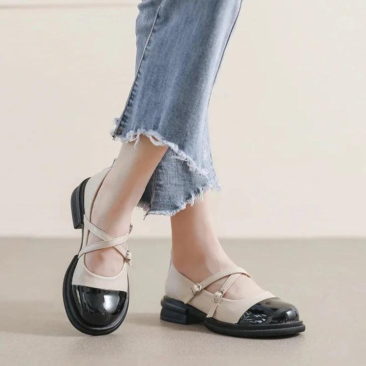 Drune | Zweifarbige Mary-Jane-Flats mit Doppelriemen