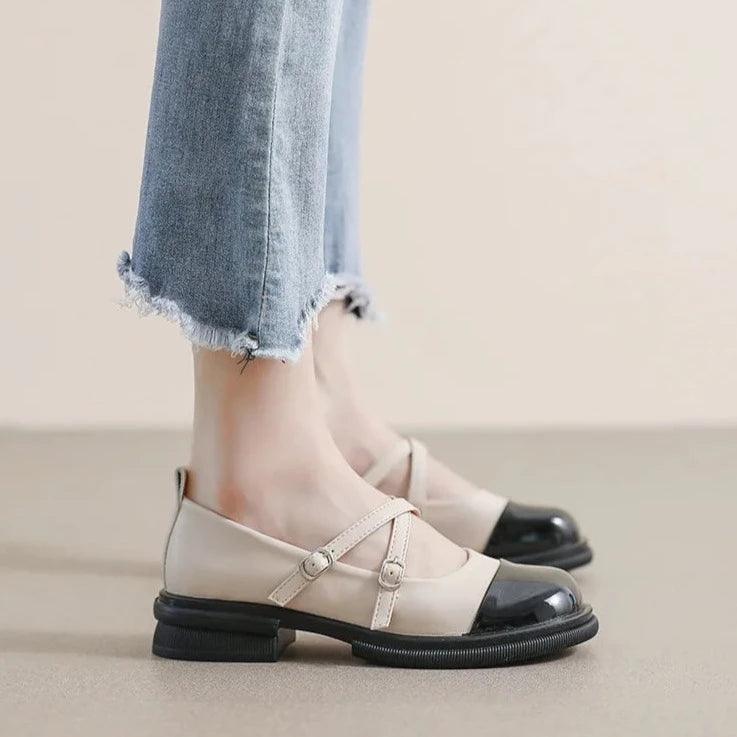 Drune | Zweifarbige Mary-Jane-Flats mit Doppelriemen