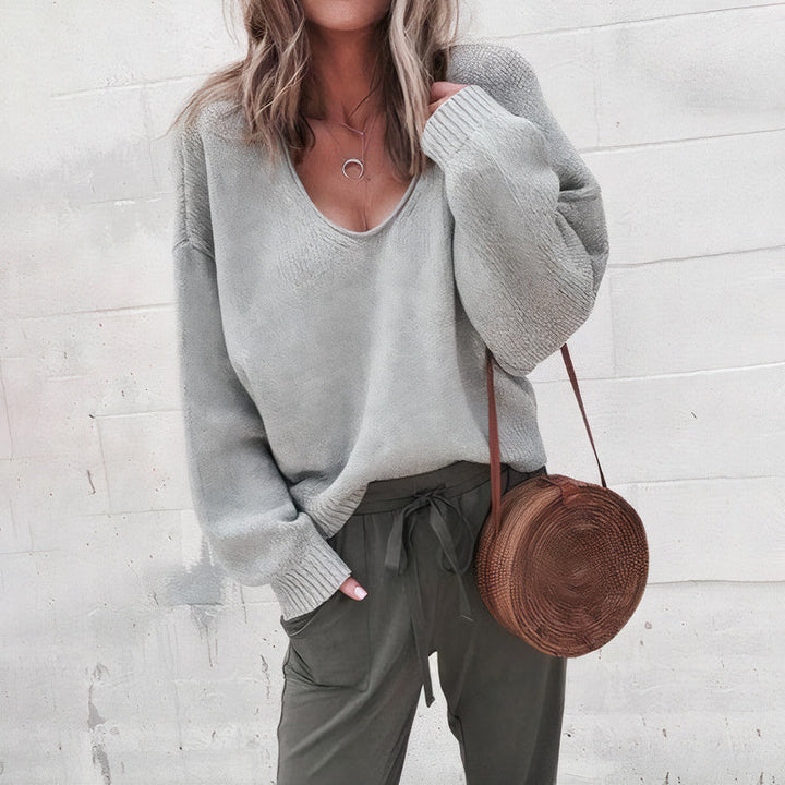 Drune | mit lockerem V-Ausschnitt für einen stilvollen Look