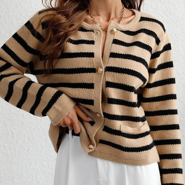 Drune | Trendiger Herbstcardigan mit Goldenen Knöpfen für Damen