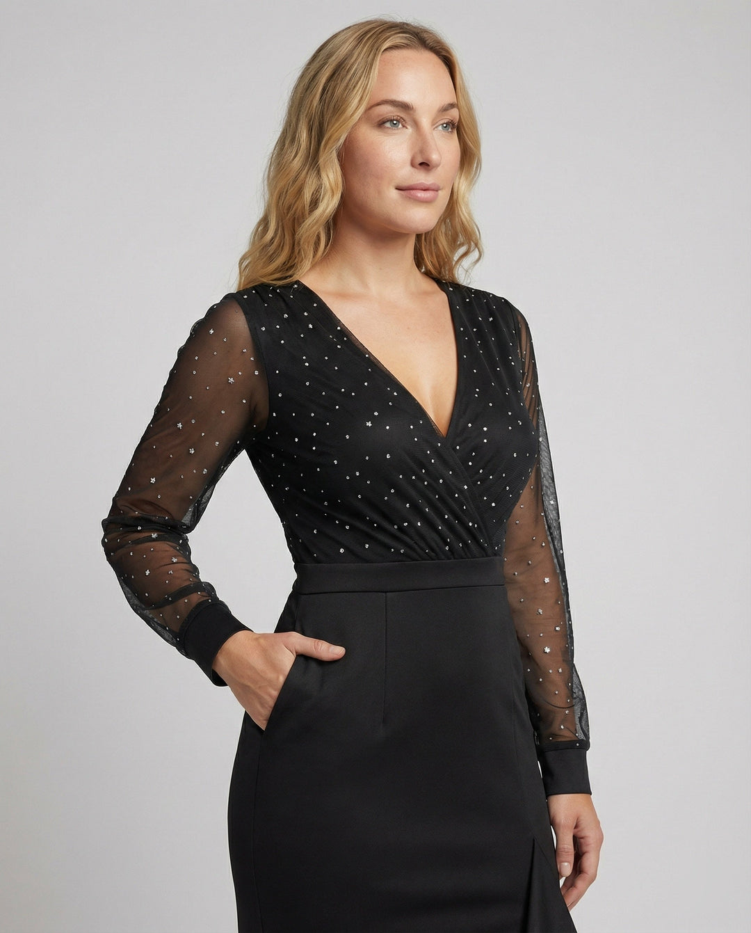 Drune | Langes, Glänzendes, mit Pailletten Gerüschtes, Elegantes Abendkleid In Schwarz