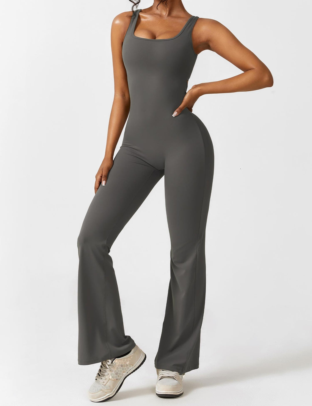 Drune | Hals Jumpsuit mit Ausgestellten Beinen | Elegantes und Figurbetontes Design