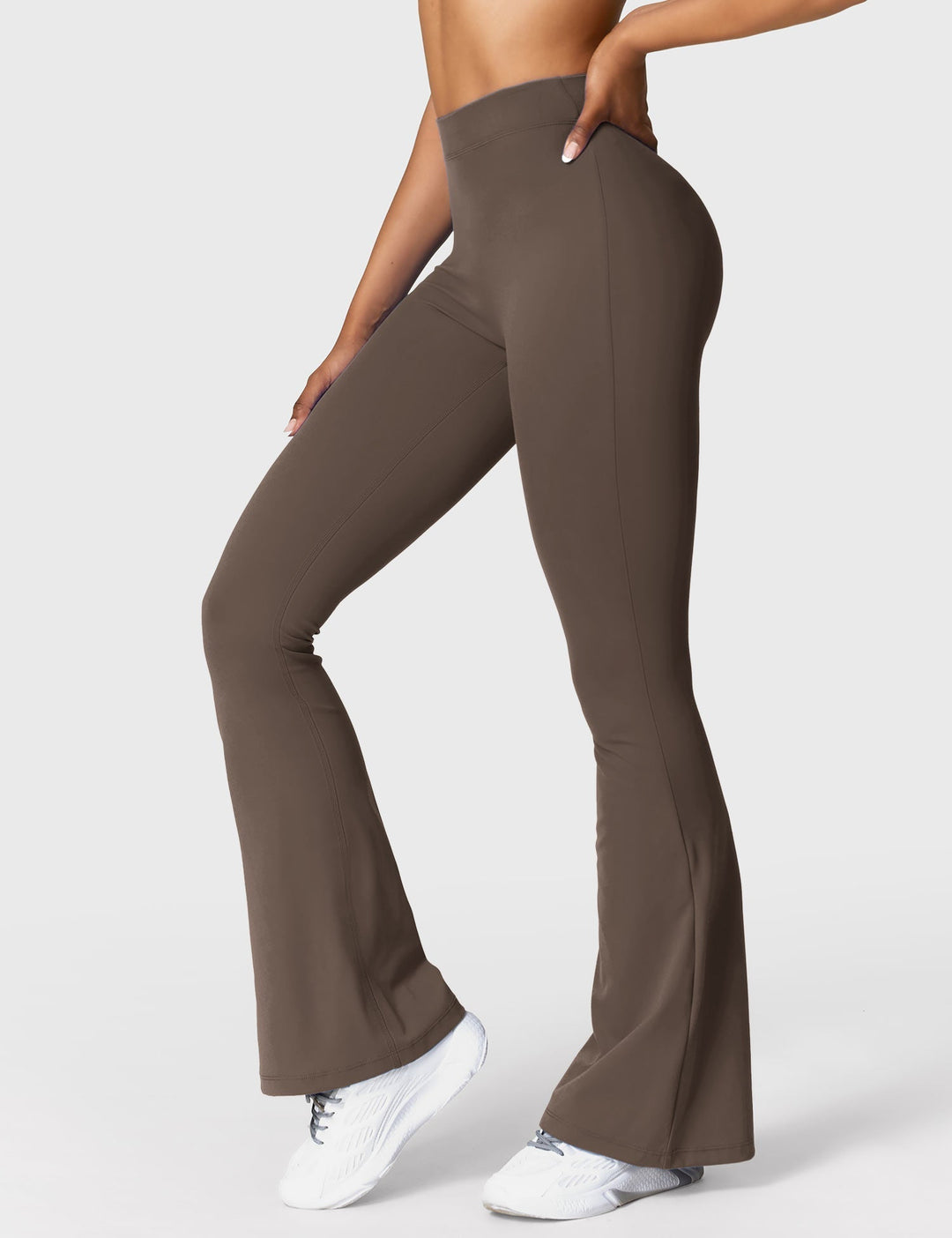 Drune | Ausgestellte Leggings mit V-Ausschnitt