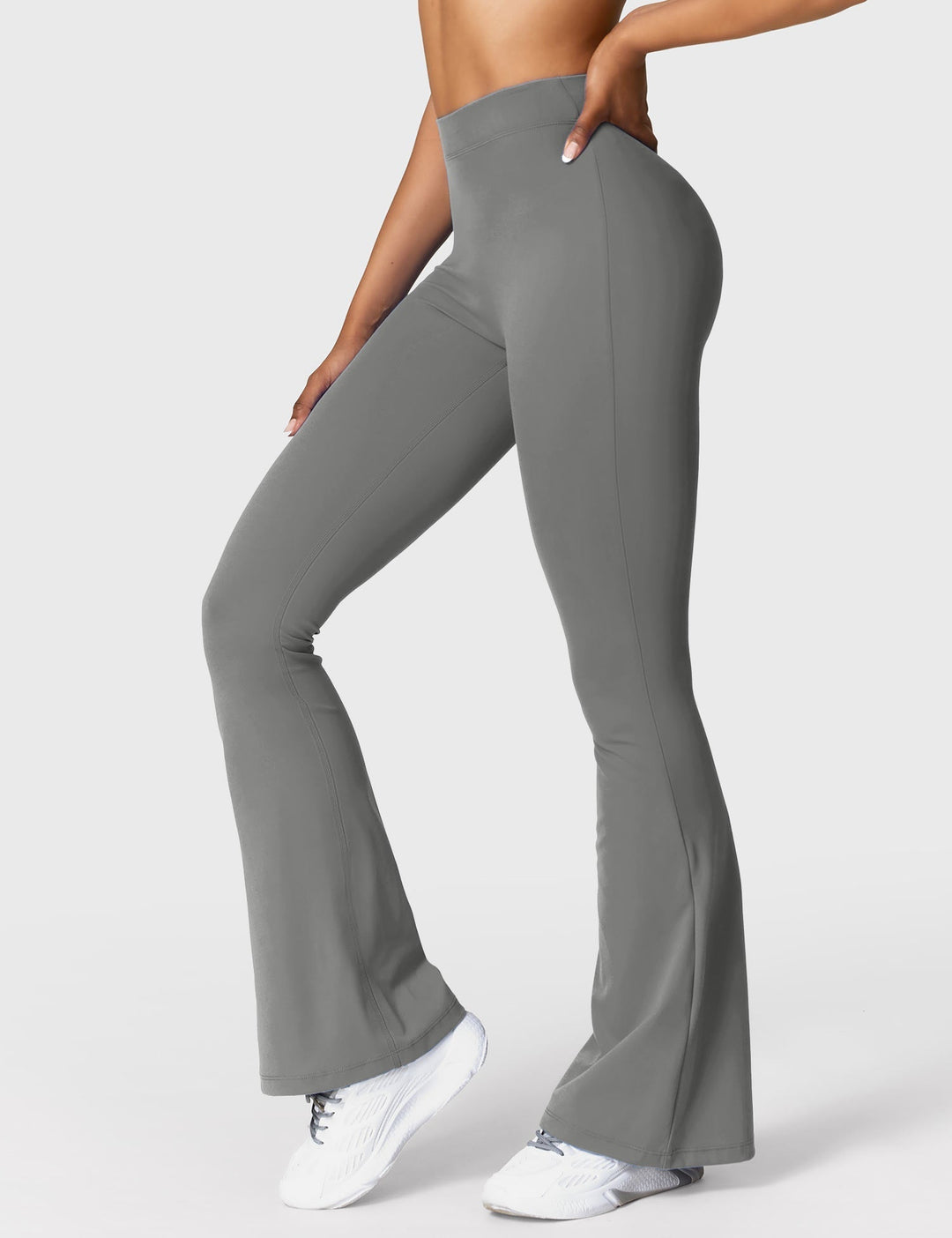 Drune | Ausgestellte Leggings mit V-Ausschnitt