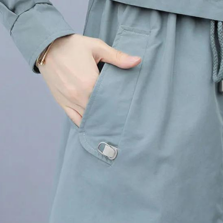 Drune | Warme Kapuzenjacke mit Schnürung für Damen im Herbst